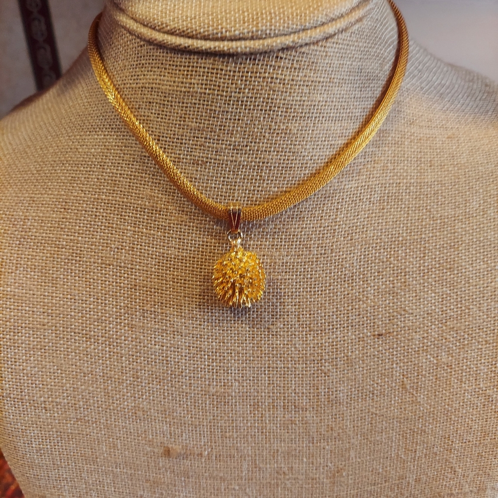 Vintage gold choker